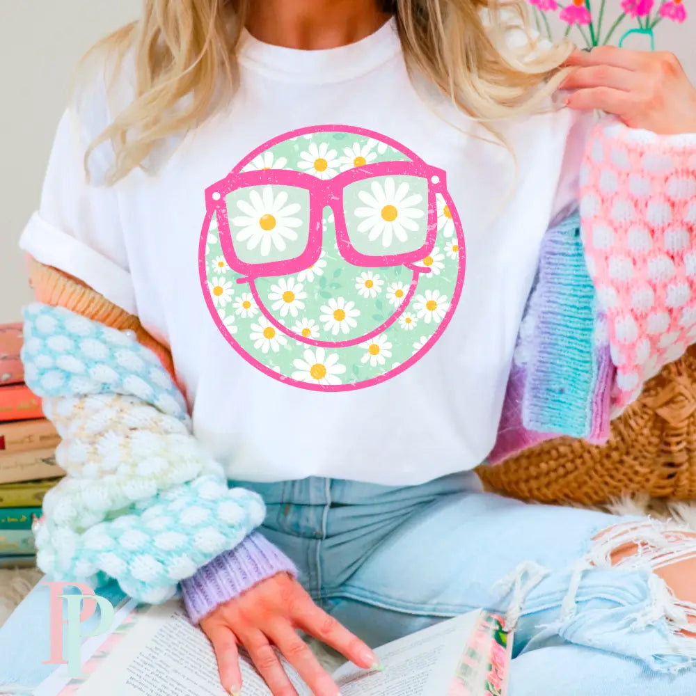 Preppy Daisy Face Comfort Color Graphic Tee