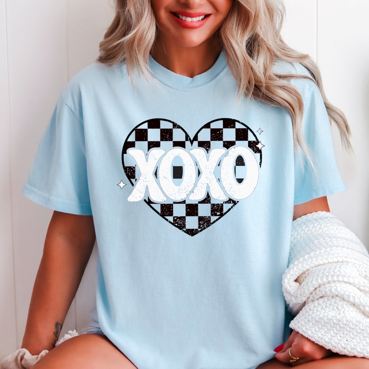 Xoxo Comfort Color Graphic Tee