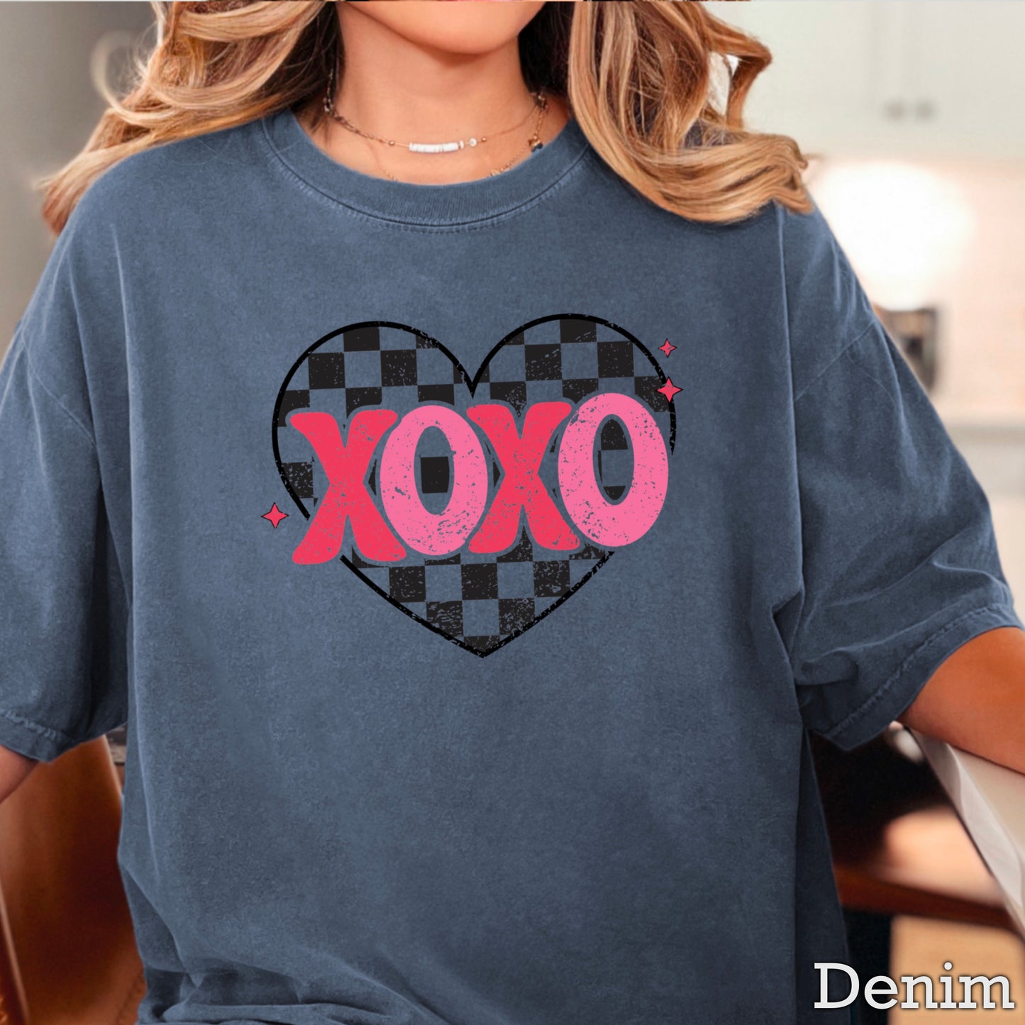 Xoxo Comfort Color Graphic Tee