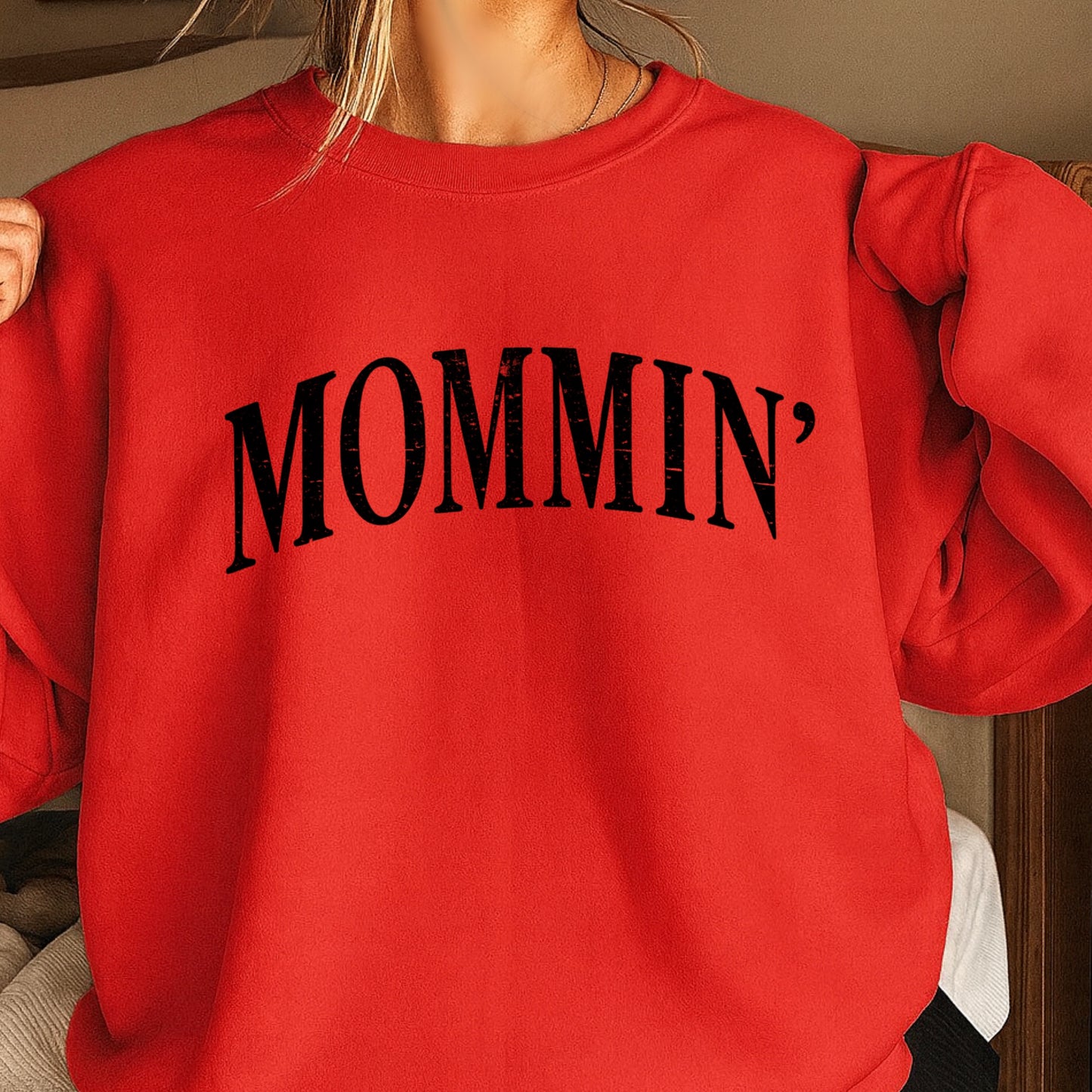 Mommin’ Crewneck Sweatshirt
