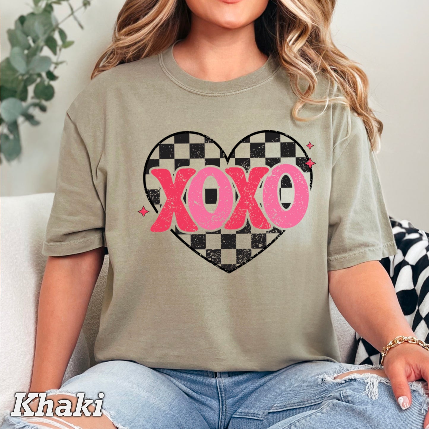 Xoxo Comfort Color Graphic Tee