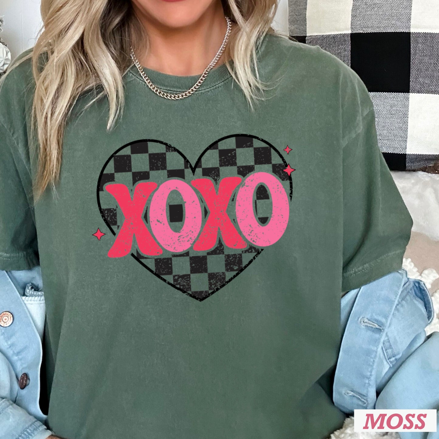 Xoxo Comfort Color Graphic Tee
