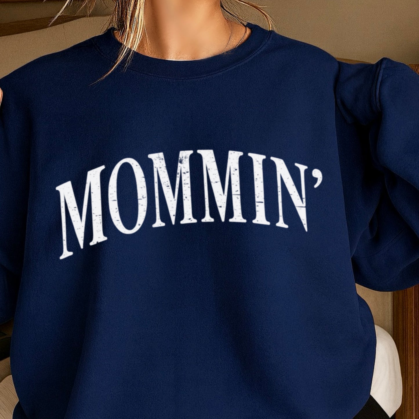 Mommin’ Crewneck Sweatshirt