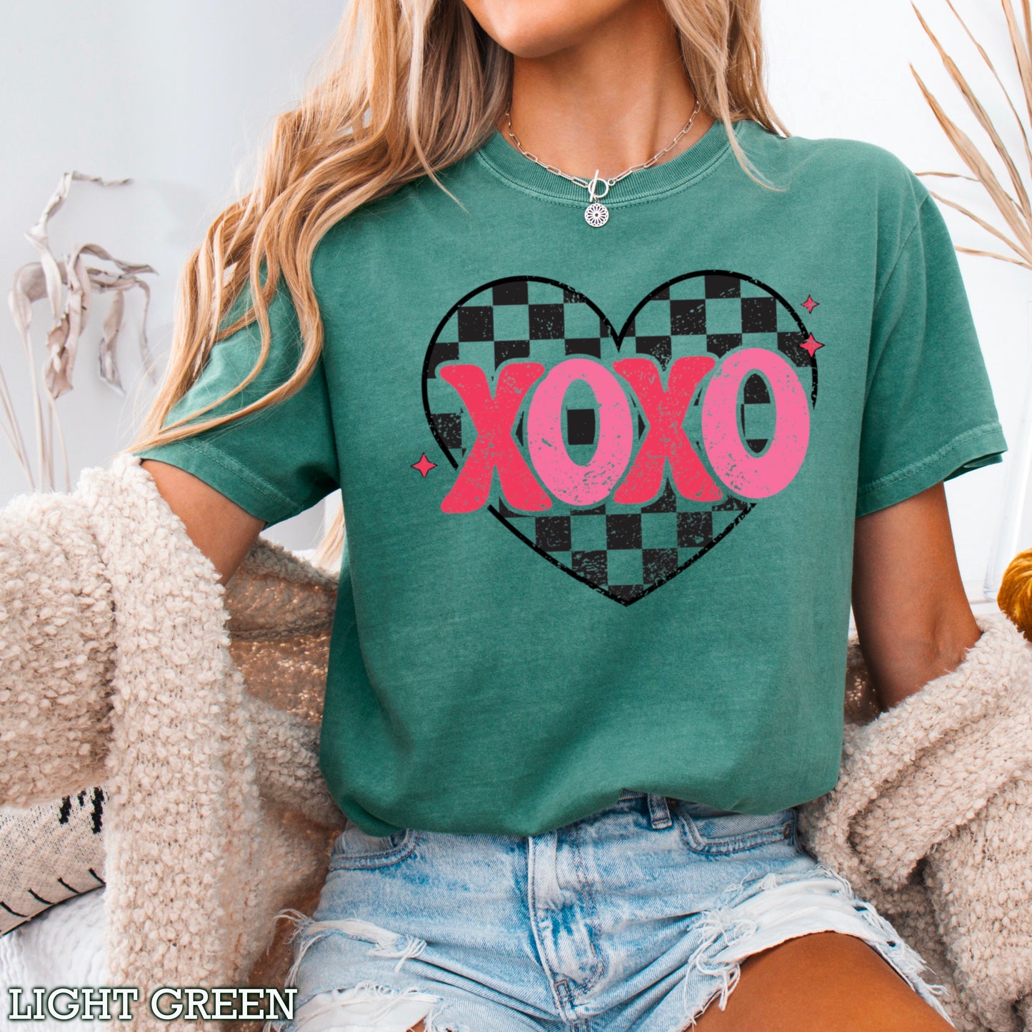 Xoxo Comfort Color Graphic Tee