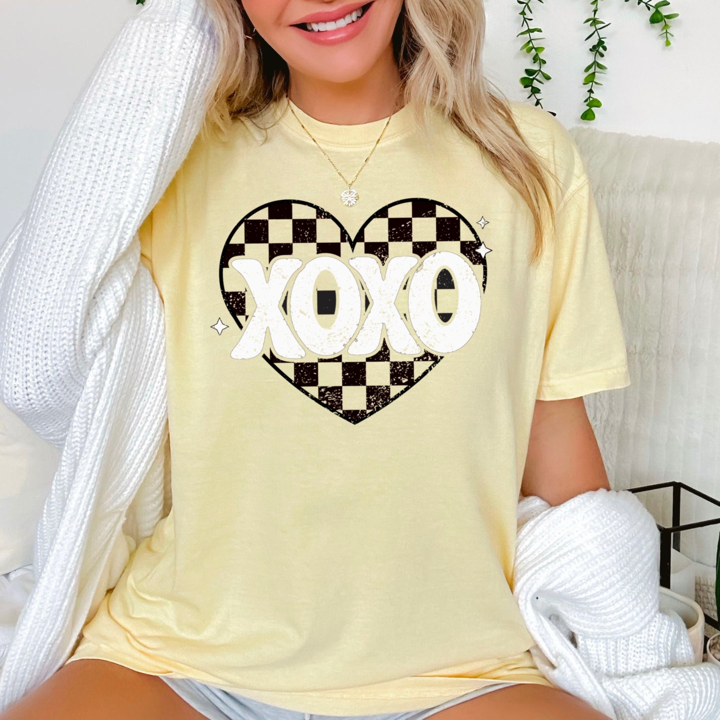 Xoxo Comfort Color Graphic Tee
