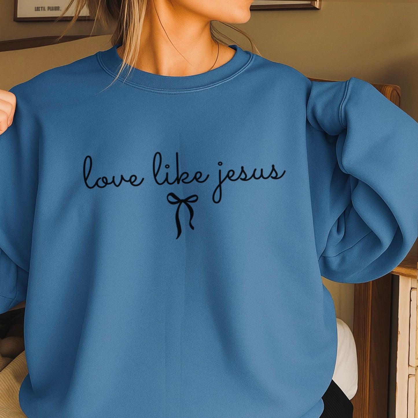 Love Like Jesus Christian Graphic Crewneck Sweatshirt