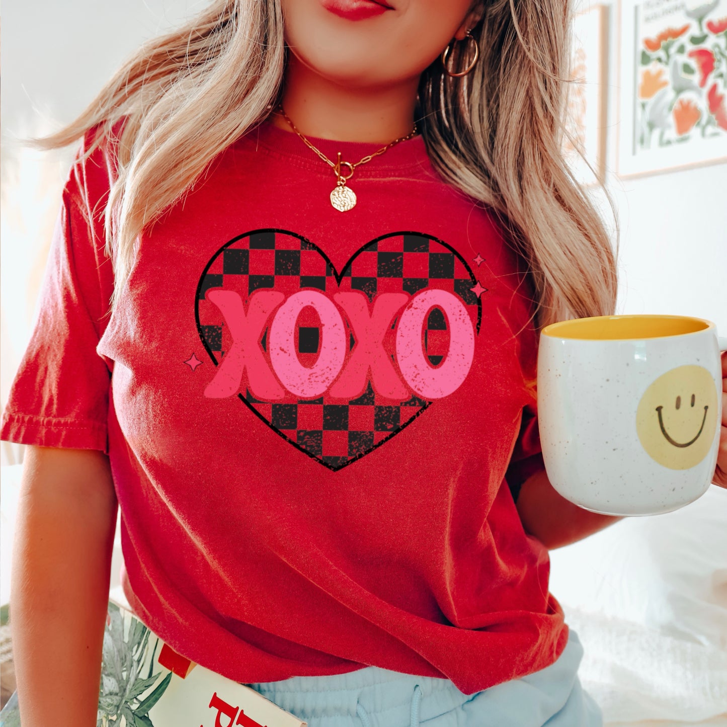 Xoxo Comfort Color Graphic Tee