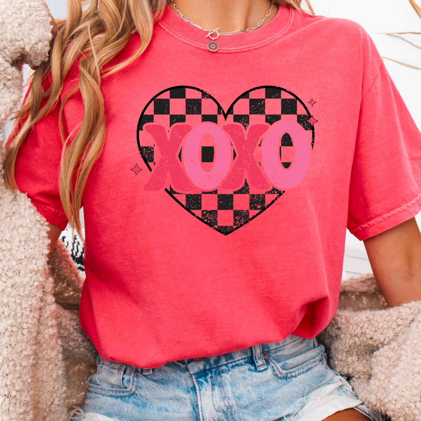 Xoxo Comfort Color Graphic Tee