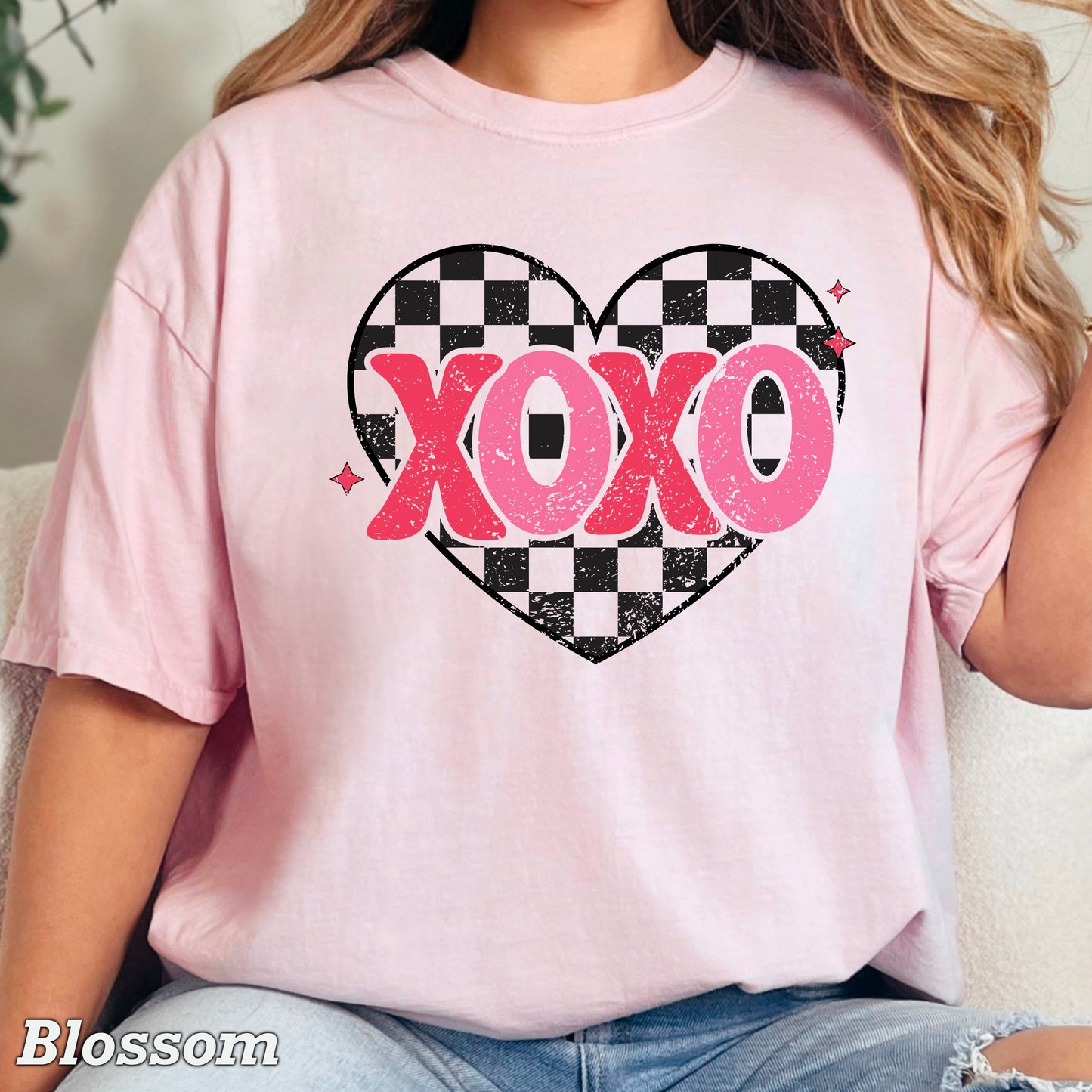 Xoxo Comfort Color Graphic Tee