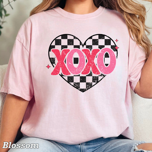 Xoxo Comfort Color Graphic Tee