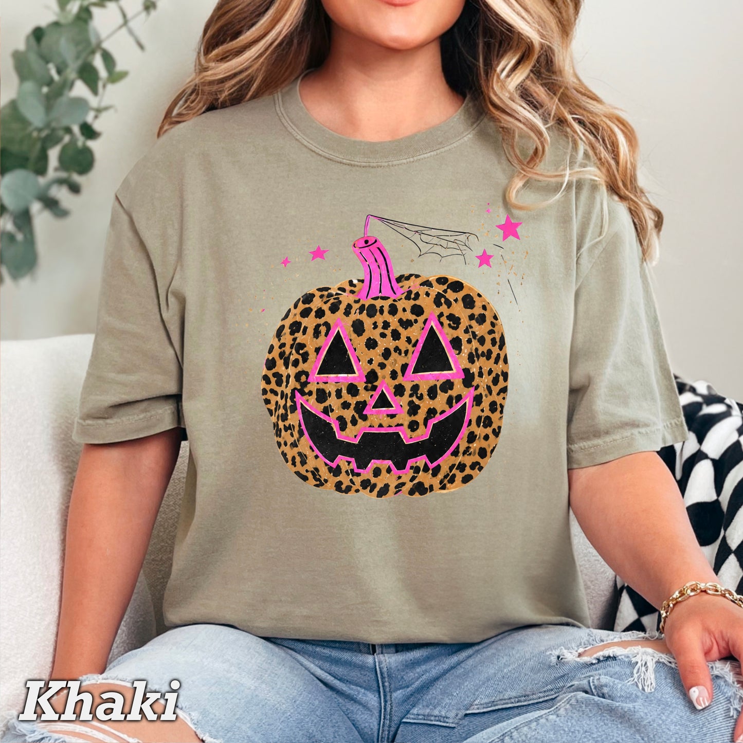 Leopard Pumpkin Halloween Comfort Color Graphic Tee