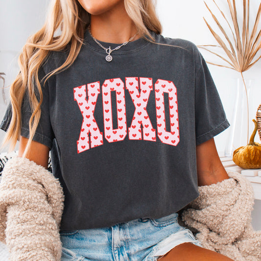 Xoxo Valentine’s Day Comfort Color Graphic Tee
