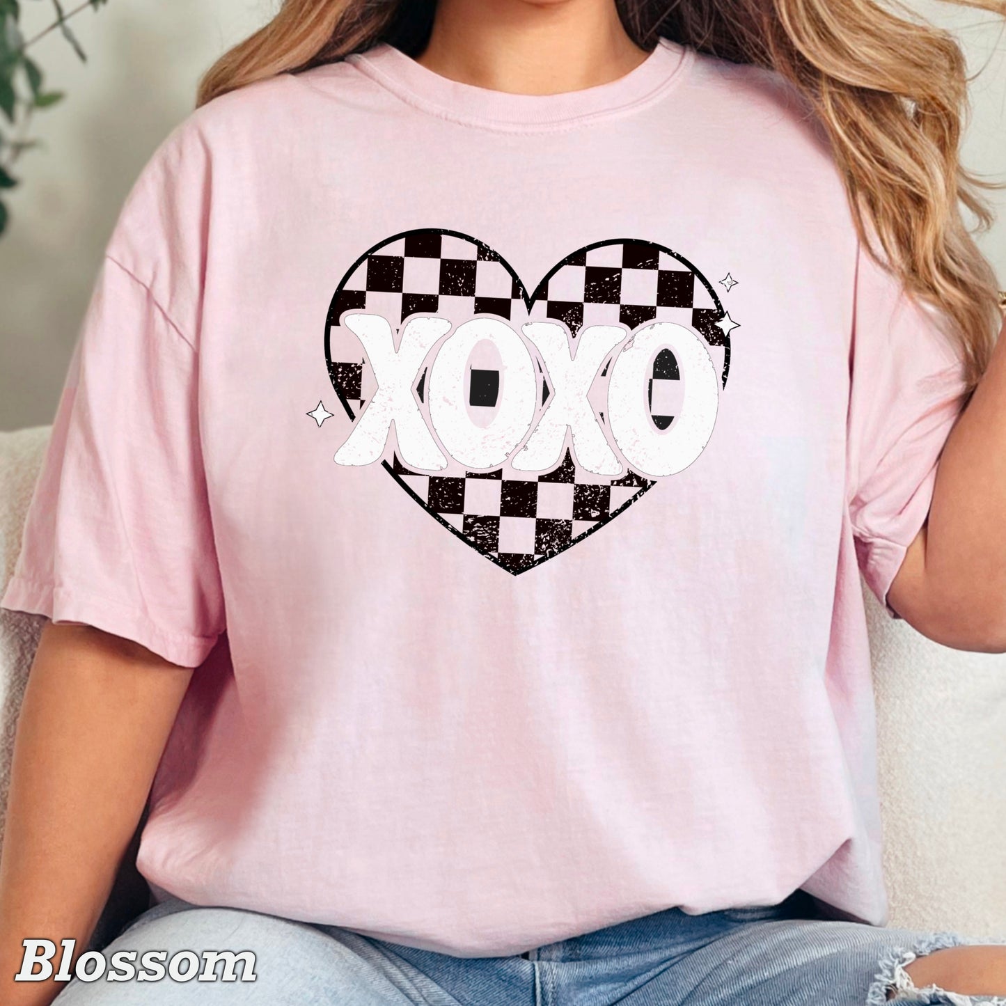 Xoxo Comfort Color Graphic Tee