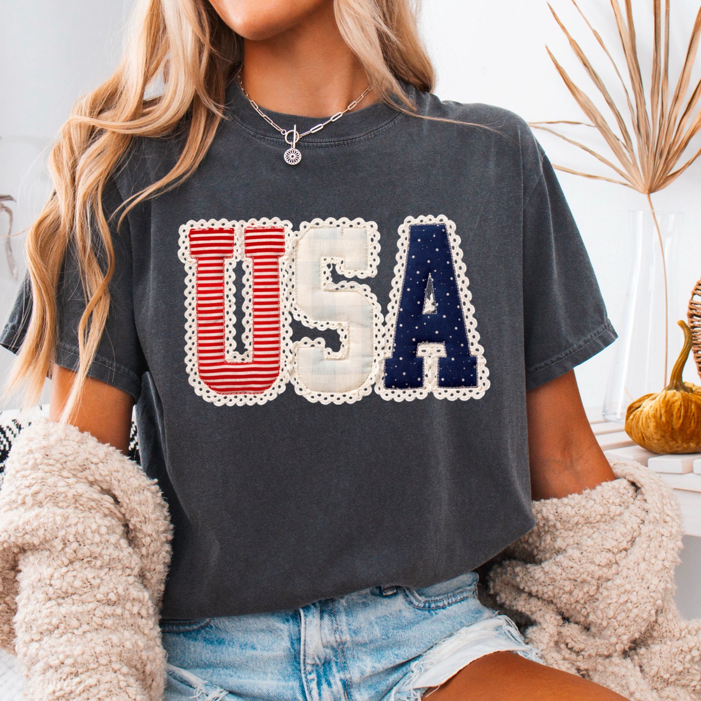 USA Quilted Lace Comfort Color Graphic Tee