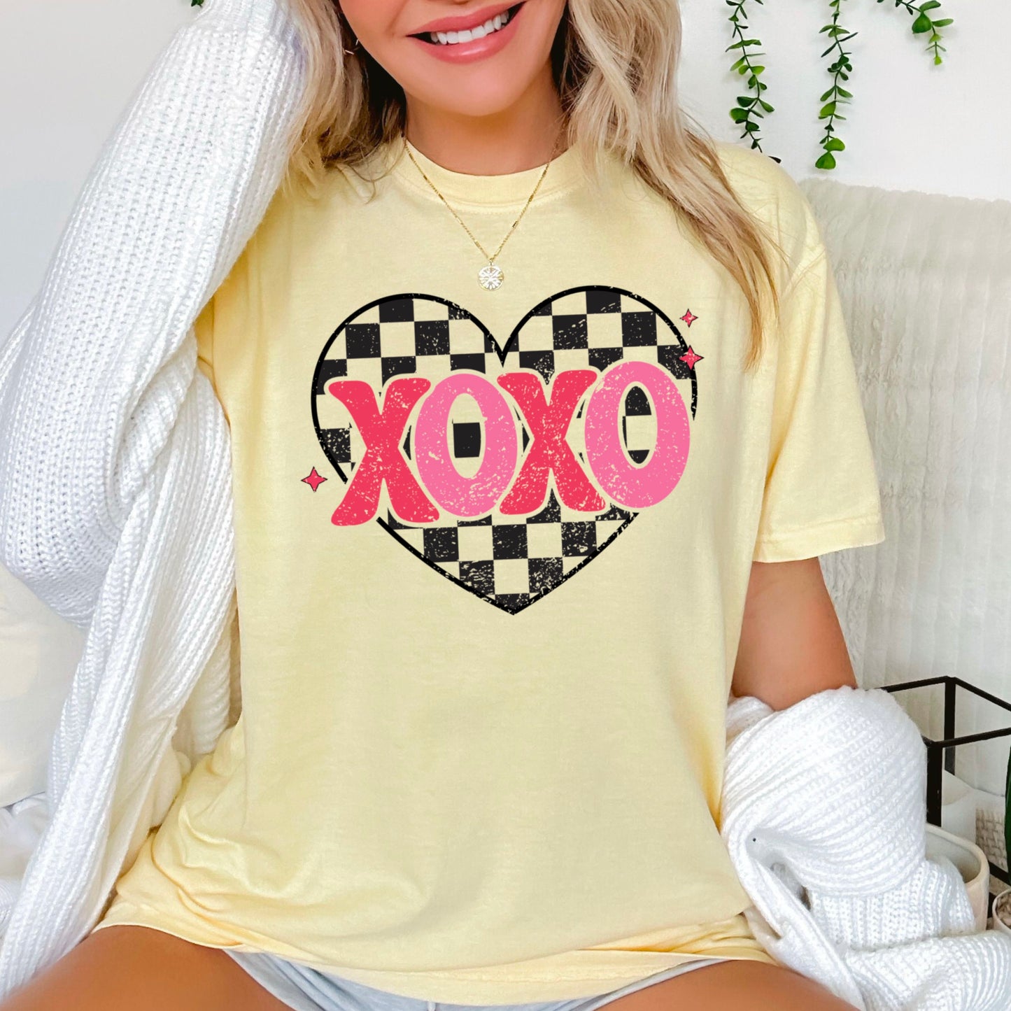 Xoxo Comfort Color Graphic Tee