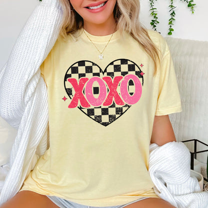 Xoxo Comfort Color Graphic Tee