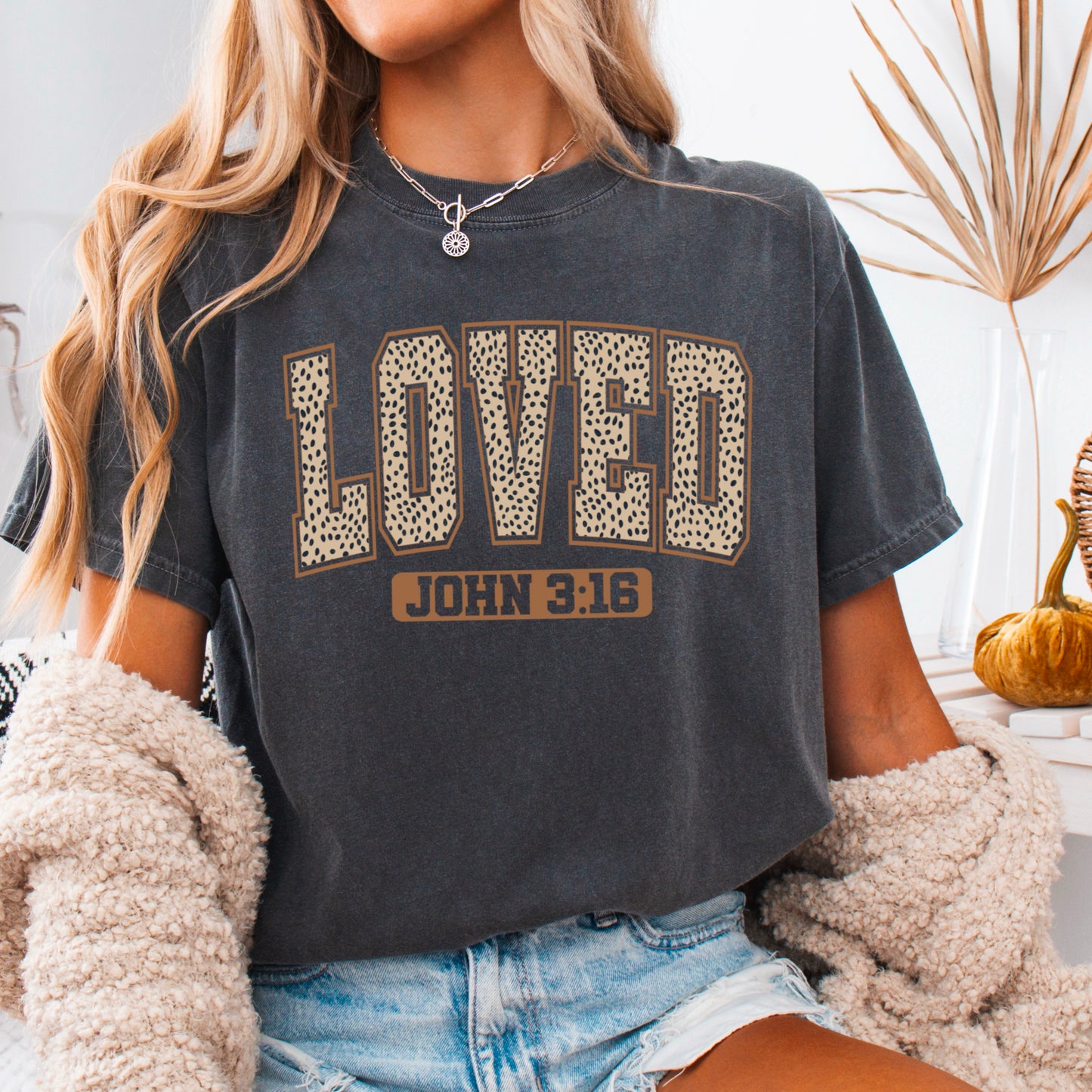 John 3:16 Valentine’s Day Comfort Color Graphic Tee