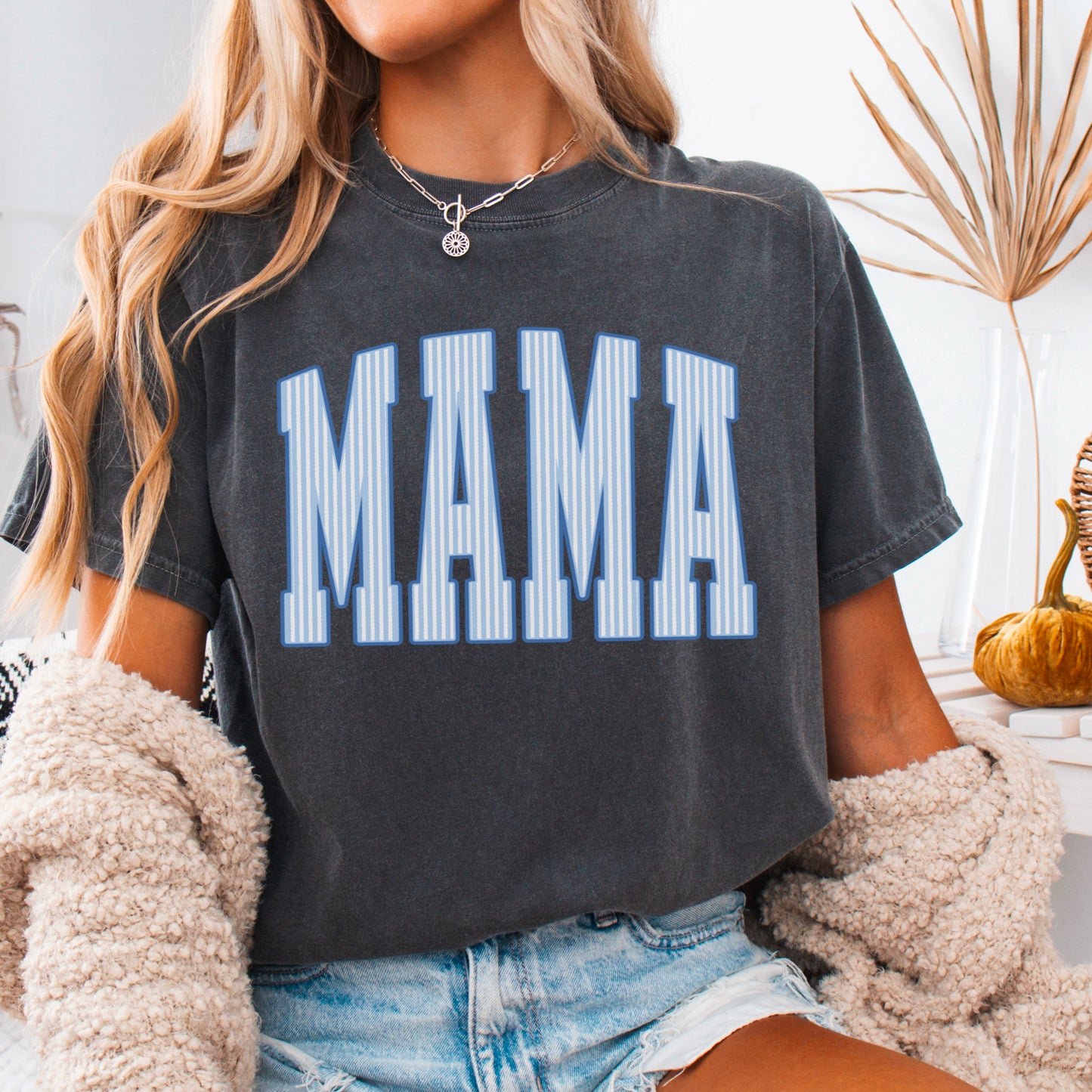 Mama Comfort Color Graphic Tee