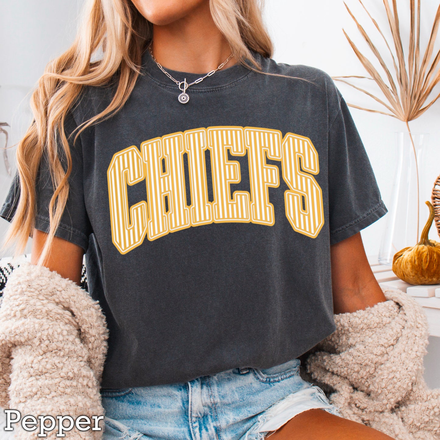 Chiefs Comfort Color Graphic Tee